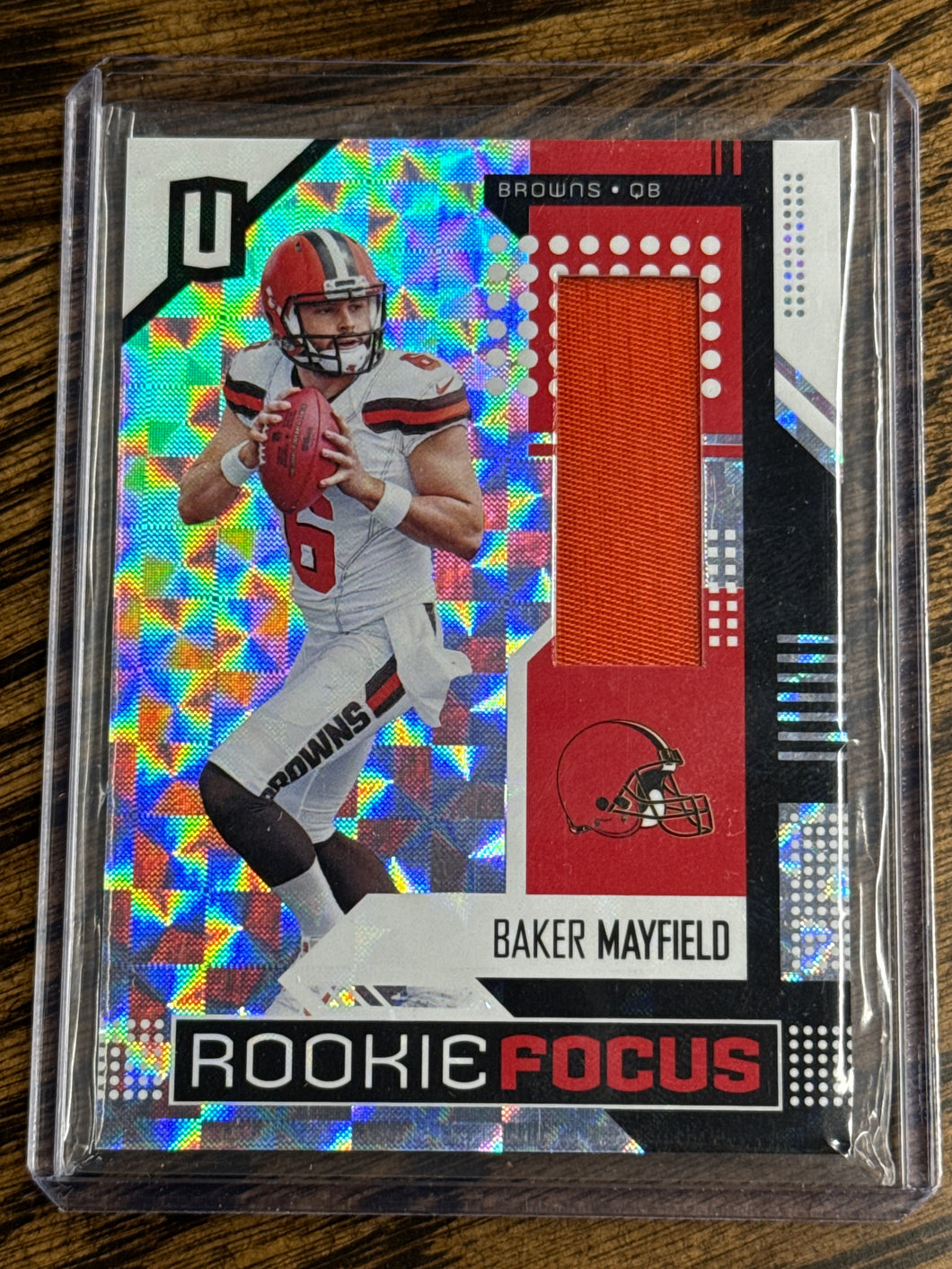 Baker Mayfield 2018 Panini Unparalleled Rookie Focus Jersey Hyper 17/25