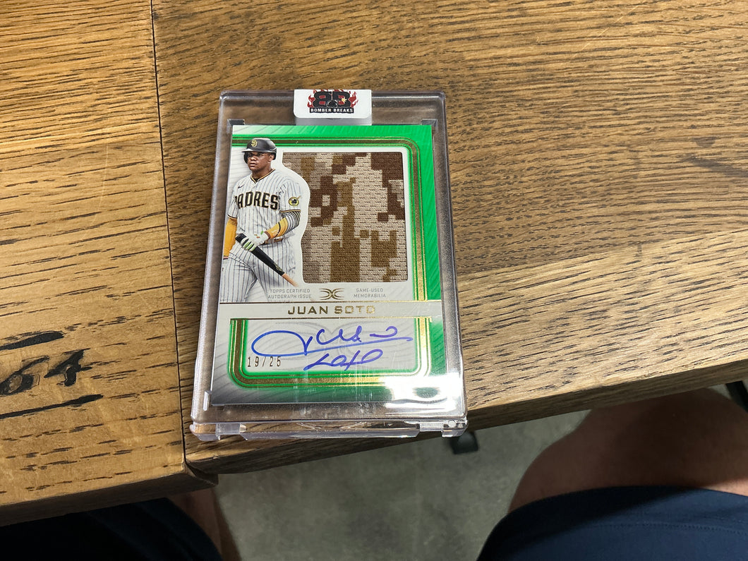 Juan Soto 2023 Topps Definitive Green Jumbo Jersey Auto 19/25
