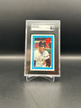 Load image into Gallery viewer, Willie Mays 1971 Kellogg’s 3D Super Stars #10 SGC 8

