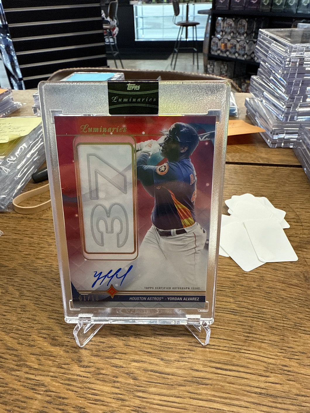 Yordan Alvarez 2023 Topps Luminaries Home Run Kings Red Parallel Auto 01/10