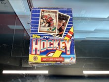 Load image into Gallery viewer, 1991 Topps Hockey Box (36 ct.)
