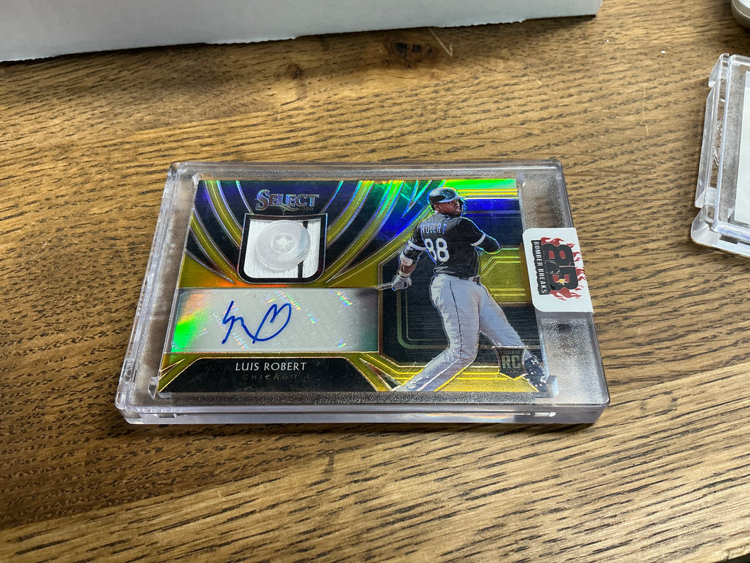 Luis Robert 2020 Panini Select Gold Button Patch Auto RC 02/10