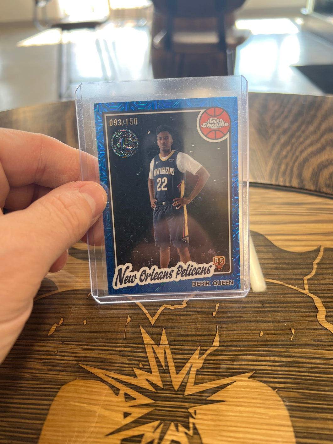 2025-26 Topps Basketball Derik Queen Rookie Blue Chrome Mojo 093/150 Pelicans