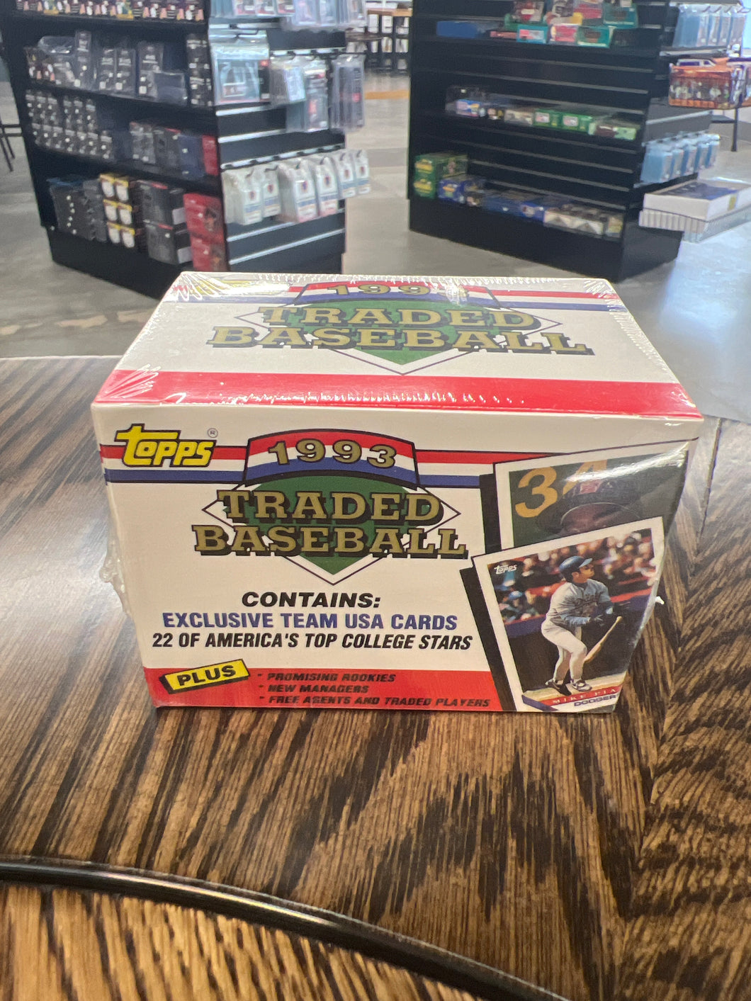 1993 TOPPS TRADED BASEBALL FACTORY SEALED SET!! 132 CARDS!! TODD HELTON ROOKIE!!