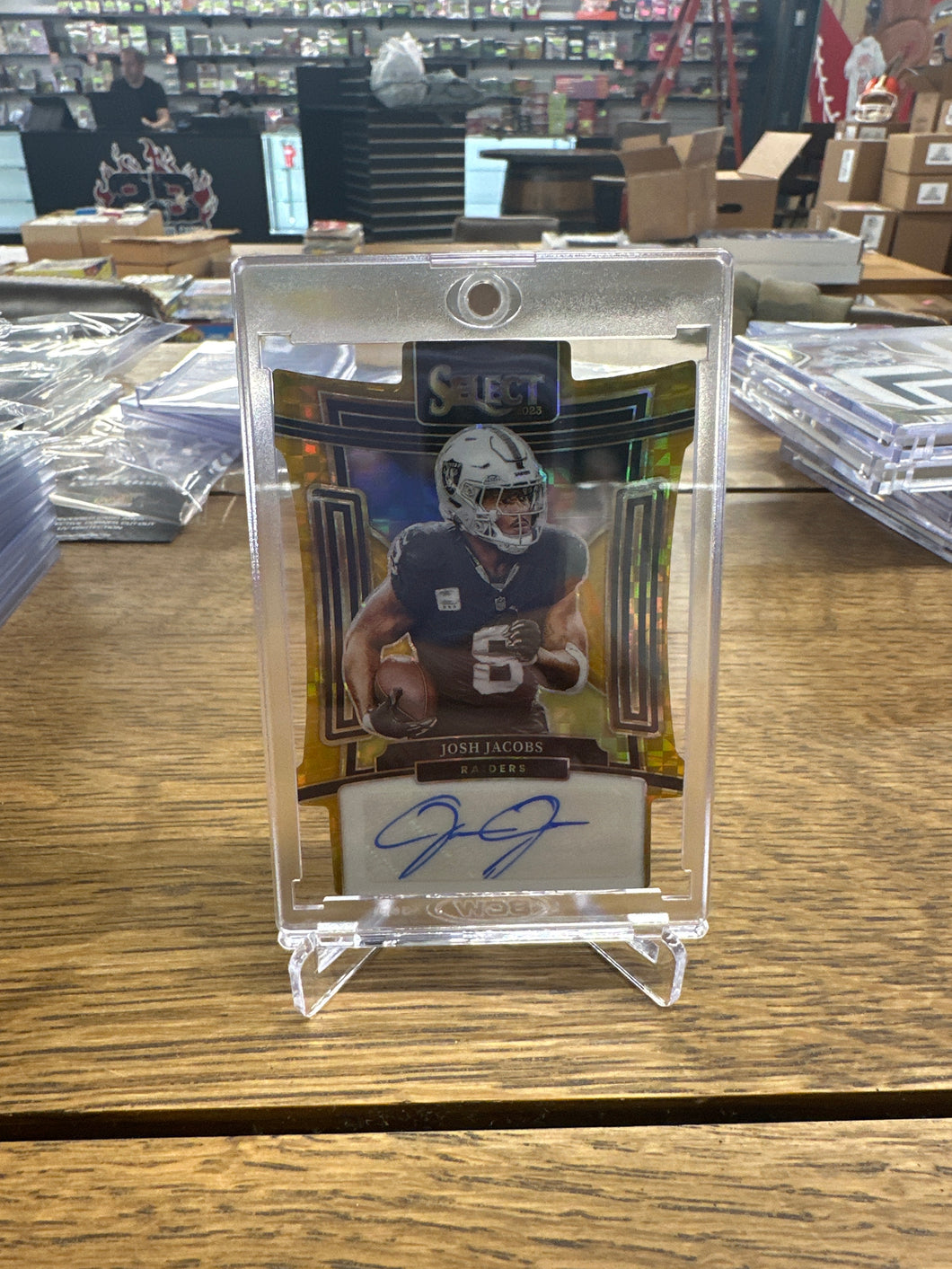 Josh Jacobs 2023 PaninI Select Signatures Gold Die-Cut Auto 09/10