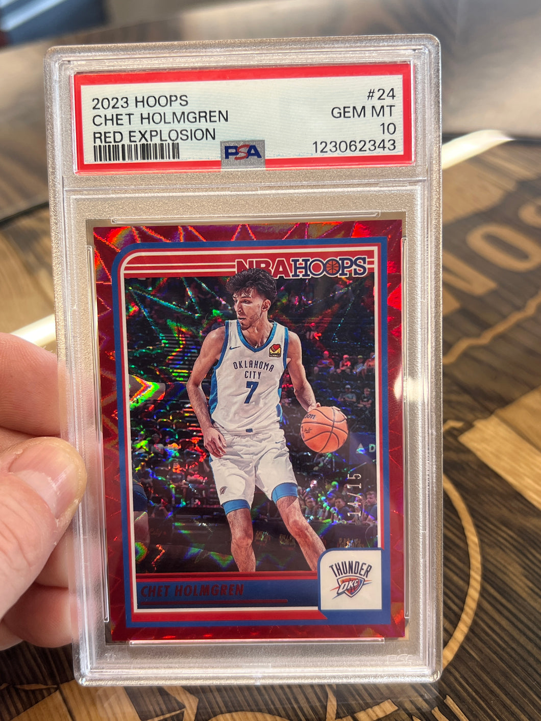 2023-24 Hoops Red Explosion Chet Holmgren Oklahoma City Thunder #24 PSA 10
