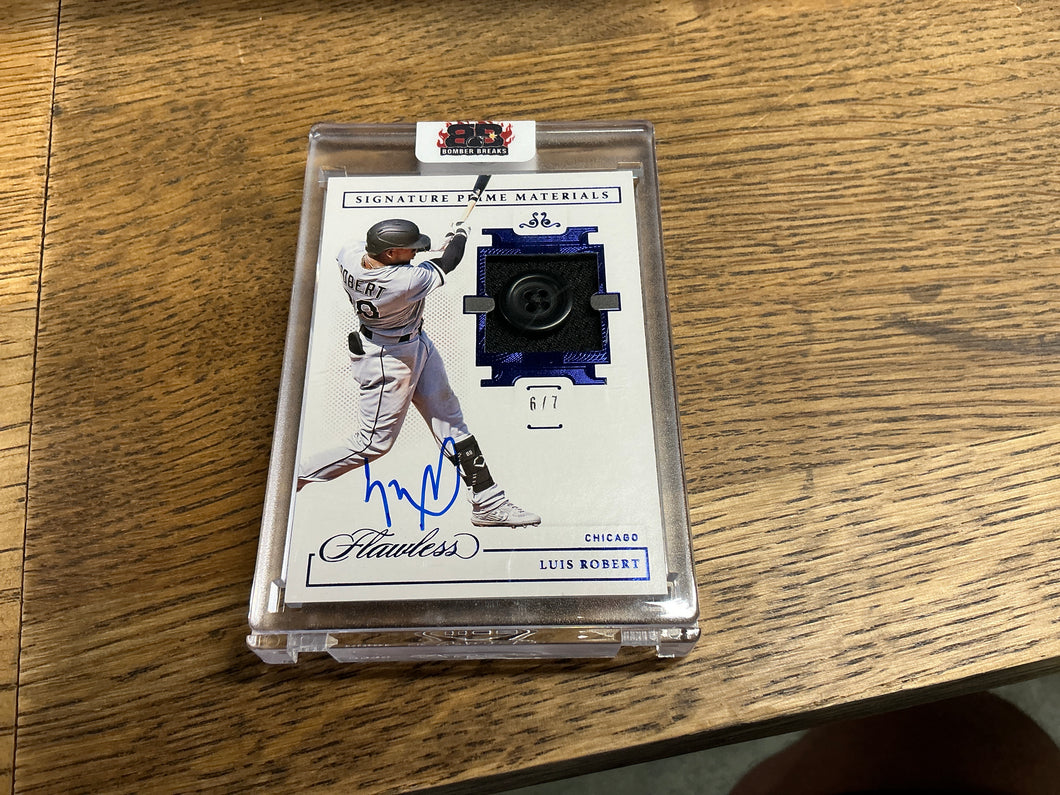 Luis Robert 2021 Panini National Treasures Button Patch Auto 6/7